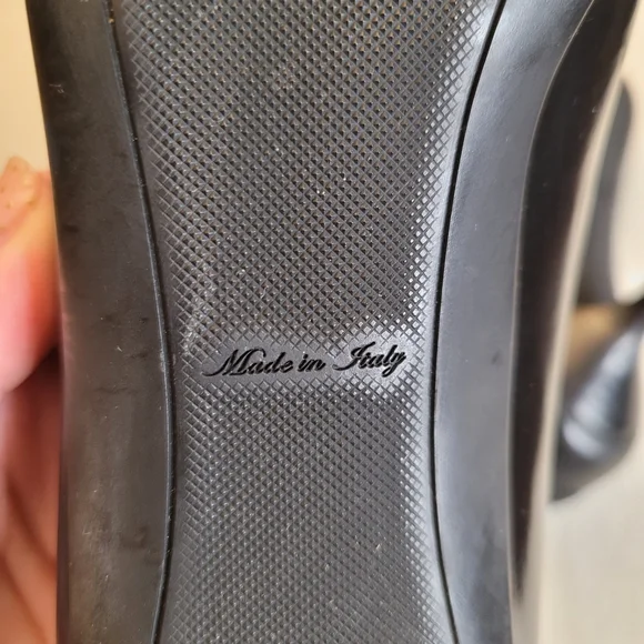 Authentic Louis Vuitton Candice Black Leather Pumps - Picture 10 of 13